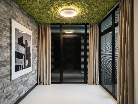 Холл цокольный этаж