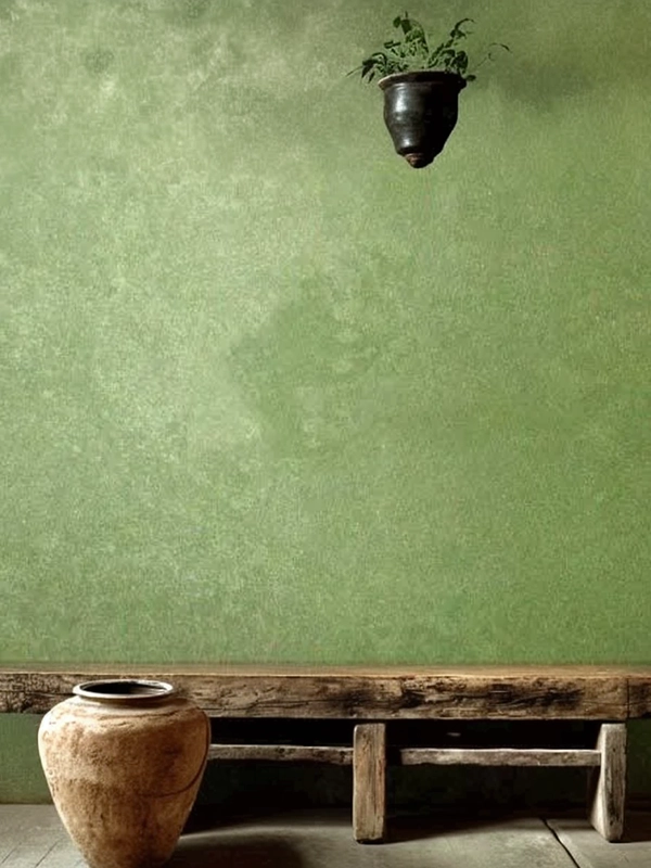 Общий вид ванной комнаты с мятными стенами и полом в черно-белую клетку