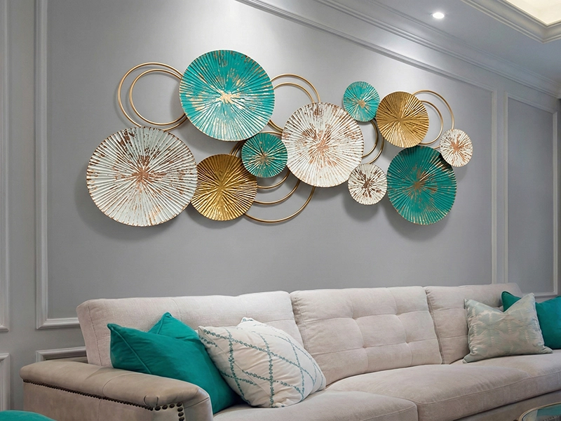 Интерьерная зарисовка с торшером у мягкого дивана