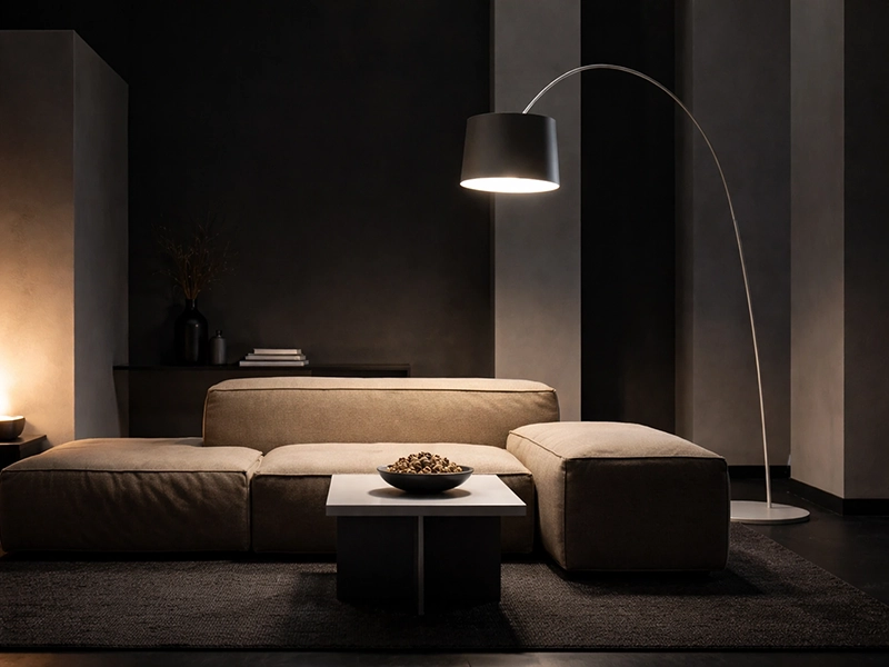 Напольный торшер с наклонным штативом