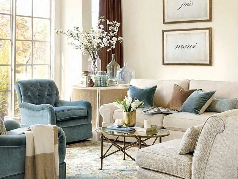 Эскиз гостиной с картинами на стене и растениями