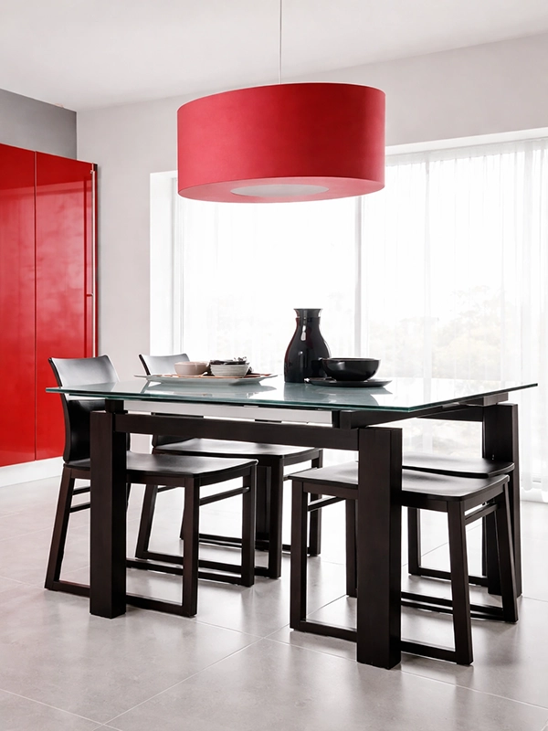 Пример оформления окна на кухне шторами