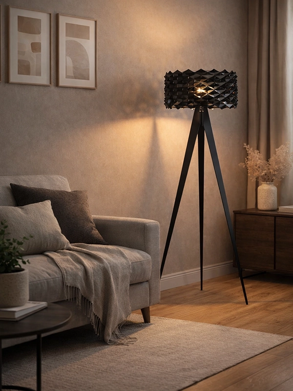 Настольная лампа в черно-белой цветовой гамме