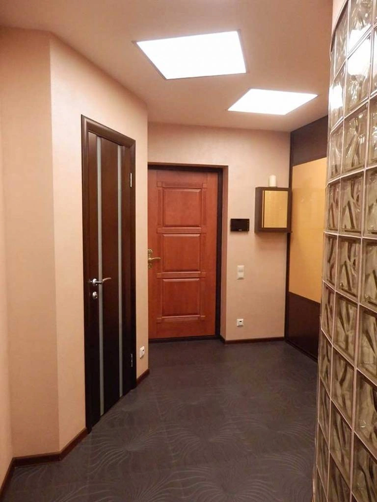 Интерьер минималистичной прихожей
