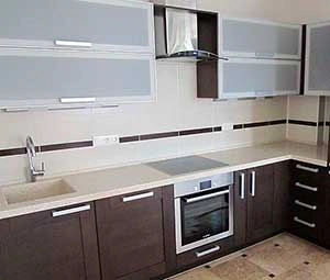 Какой выбрать цвет углового кухонного гарнитура?
