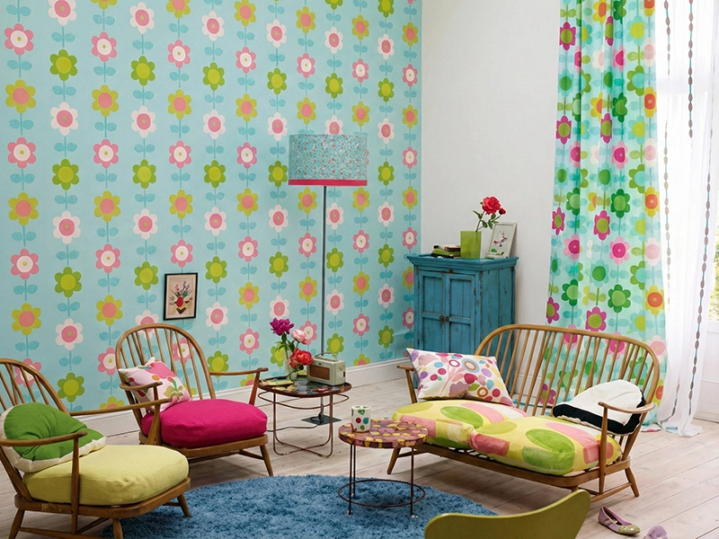 Комната для девочки с балдахином над кроватью