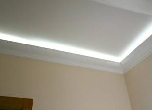 Как декорировать одну из стен в спальне черно&ndash;белыми обоями под зебру?