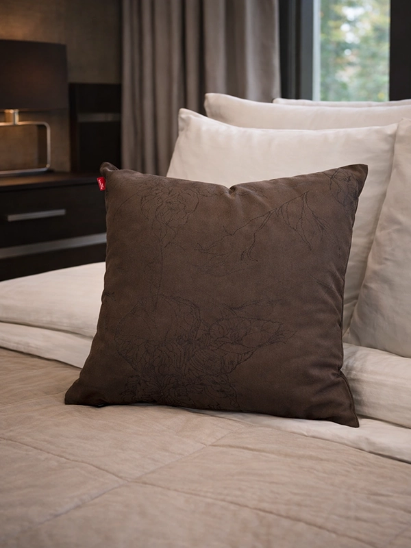 Деталь интерьера в теплой цветовой гамме для уюта