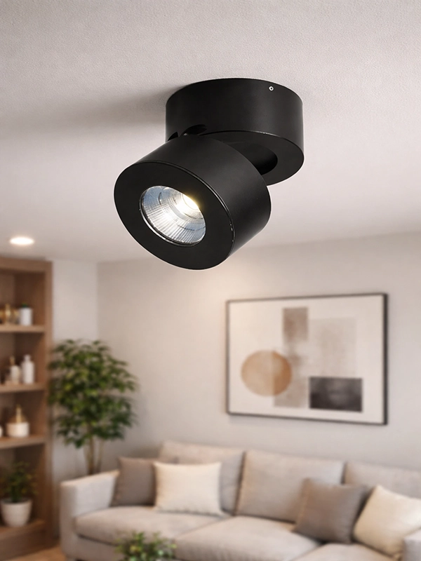 Декоративная ваза с фруктами на обеденном столе