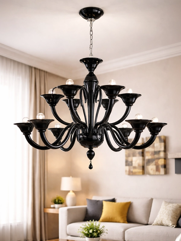 Современный черный подвесной светильник с прямыми линиями и плафонами над зоной отдыха в гостиной комнате